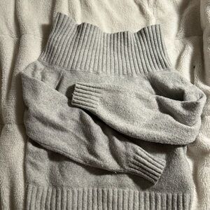 Hollister Light Gray Knit Sweater